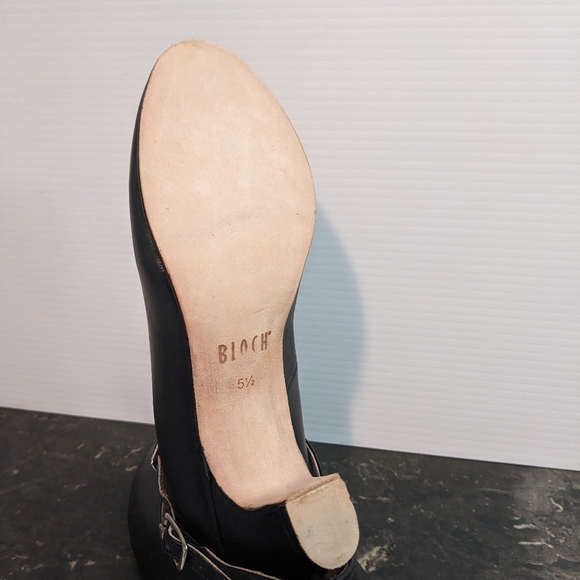 Bloch T-strap 5.5 NWT Black - Picture 6 of 7